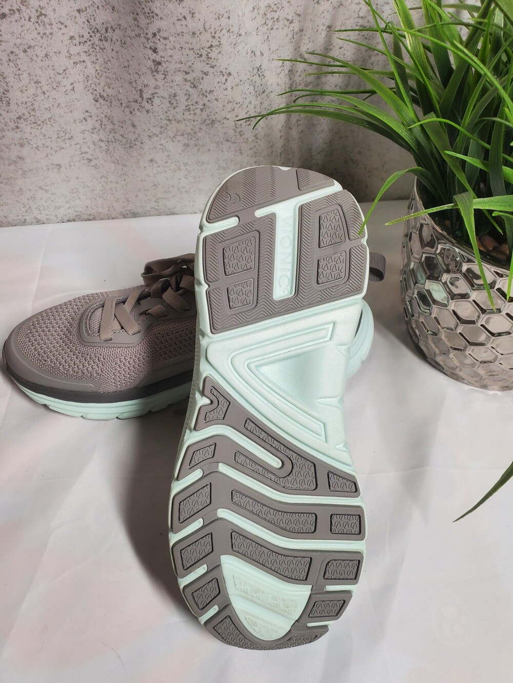 Vionic Women's Walk Max Gray Knit Athletic Sneakers with Mint Sole Size 7 - Picture 11 of 16